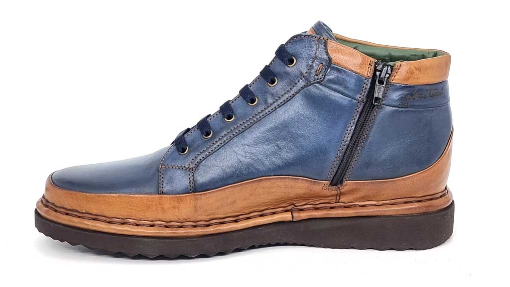 Dallas Navy Moc Toe Boots