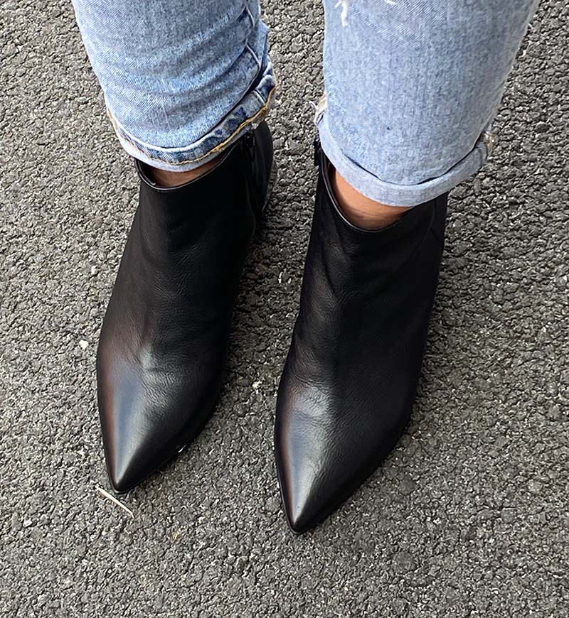 003A Black Leather Women's Ankle Boots