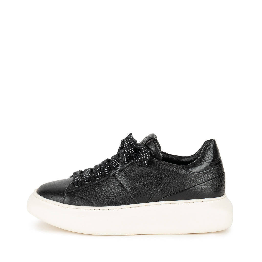 8011 Women's Metallic Silver Sneaker