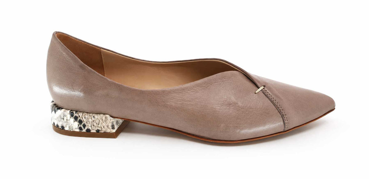 Camilla Womens Taupe Leather Flats