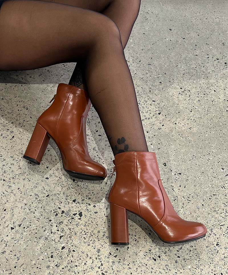 Winter_elegant_leather_Italian_boots_Perth